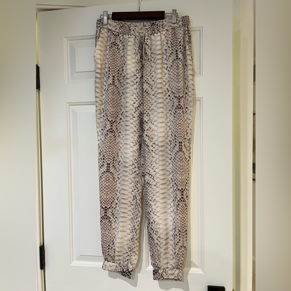 Haute Hippie silk animal print harem pants S nwt pockets $395